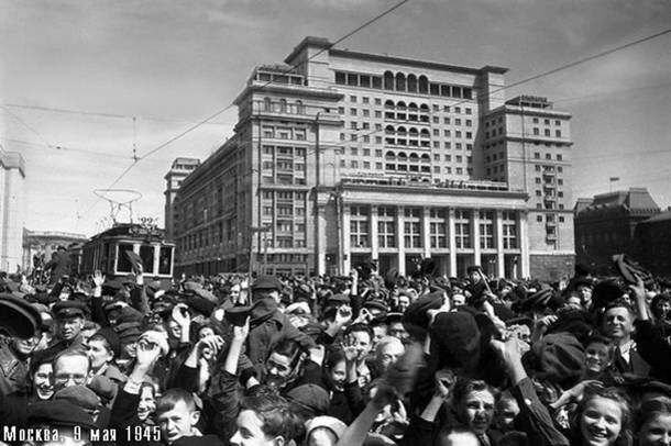 Народное гулянье на Красной площади.