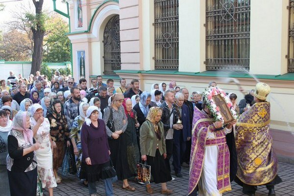 Празднование Воздвижения Честного и Животворящего Креста Господня в Алчевске. 2012г.