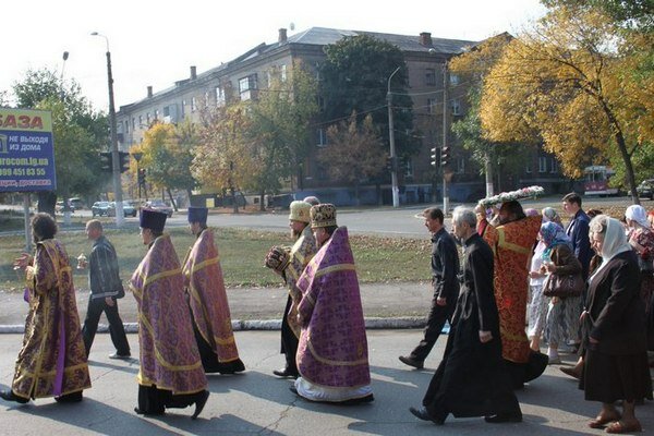 Празднование Воздвижения Честного и Животворящего Креста Господня в Алчевске. 2012г.