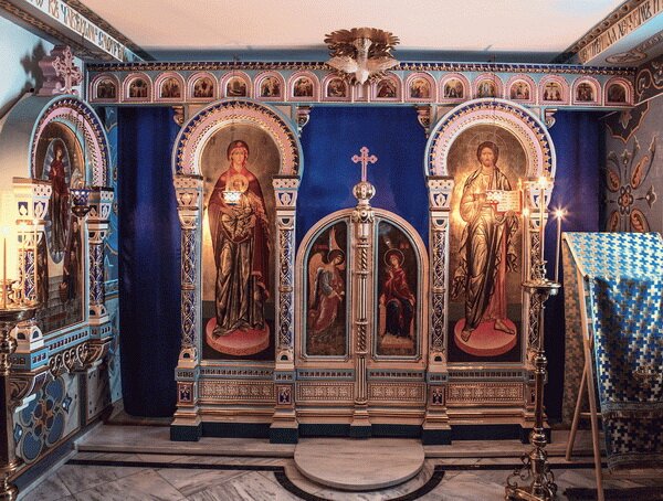 Иконостас храма в честь Светописанного образа Богородицы в Русском на Афоне монастыре