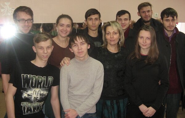  Алчевская православная молодёжка и представители молодёжного объединения «LeveLUP». 