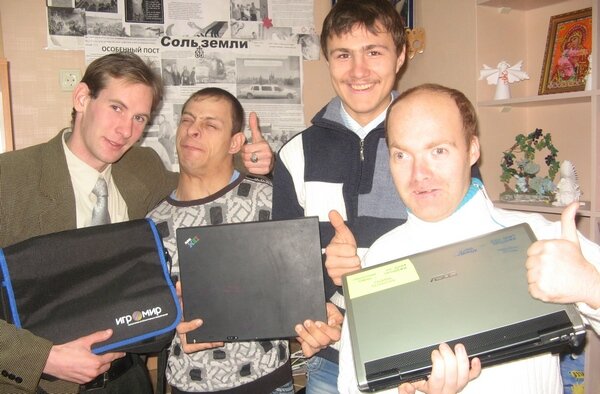 Волонтёры подарили Алчевской духовной лечебнице ноутбуки